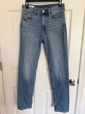 GAP Women's Straight Leg Jeans - Medium Blue Wash